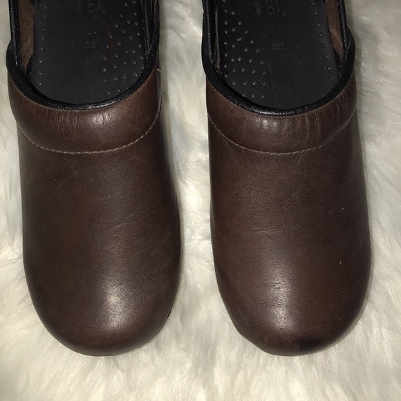 SANITA BROWN LEATHER CLOGS - Picture 3 of 9